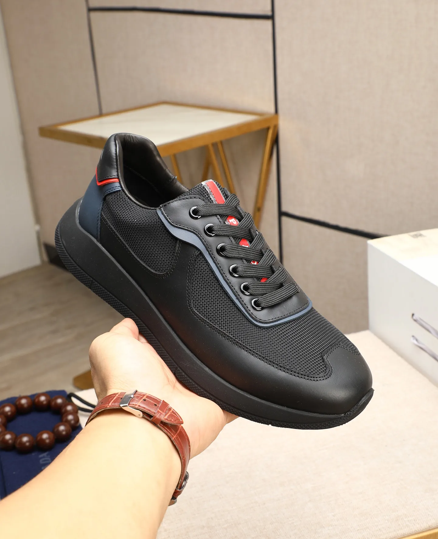 Men's shoes 💰600 Top quality New hot models on the official website, timeless for a century, 🆘 Trendy brand (Prada) mainly promotes hot models, avant-garde and versatile fashion men's shoes private version molding, cowhide surface splicing 1:1 oil edge treatment... fashionable and simple, original imported cowhide lining cowhide feet; the atmosphere and personality are more fashionable, eye-catching and pursuing class, it will subvert the old idea and be a must-have for fashion trendsetters with you! Must keep it for yourself! High-end comfort, high-end quality workmanship. Size: 38-44 Various colors available. full package